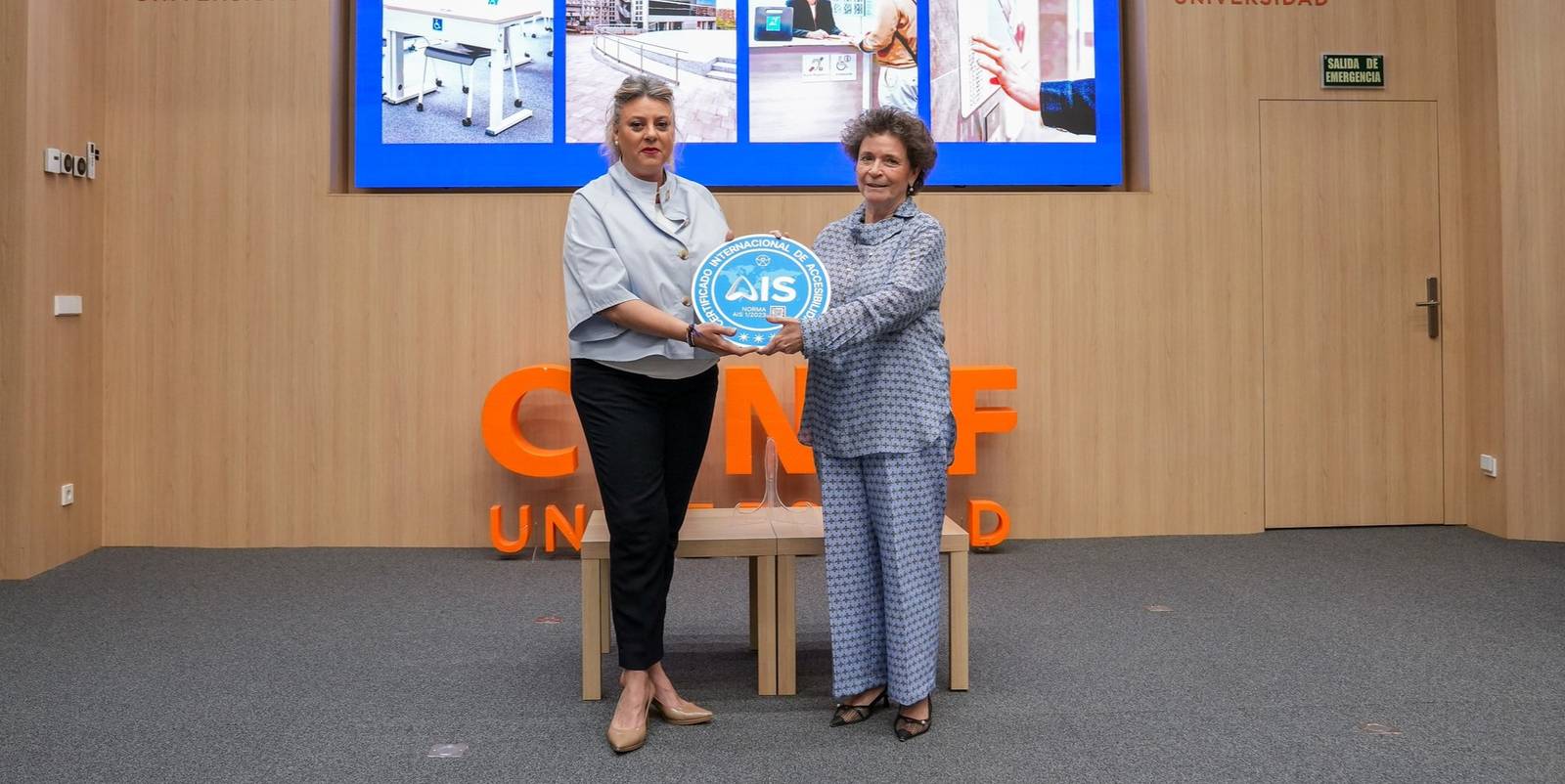 Entrega de la certificación AIS