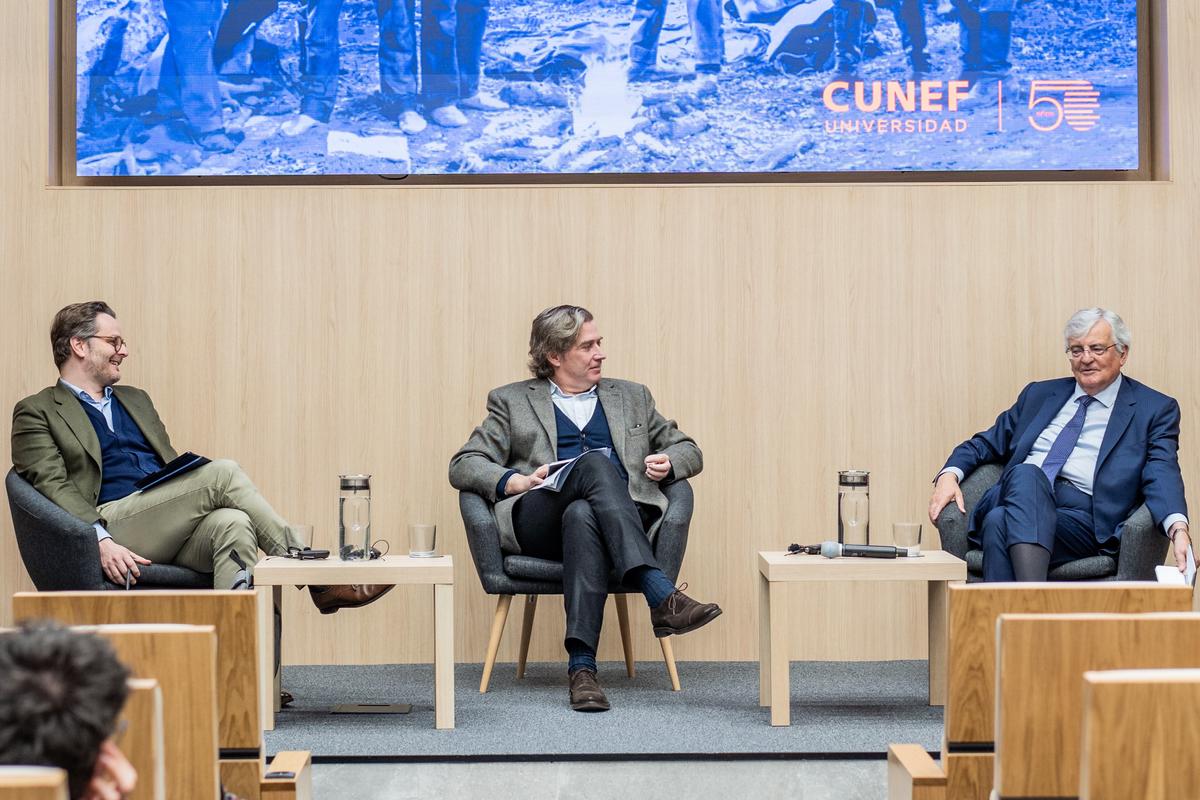 Fotografía de Juan Claudio de Ramón, Javier Gomá y Eduardo Torres-Dulce