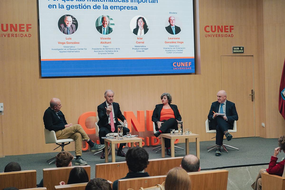 Luis Vega González, Vicente Alciturri, Itciar Corral y Laureano González Vega.