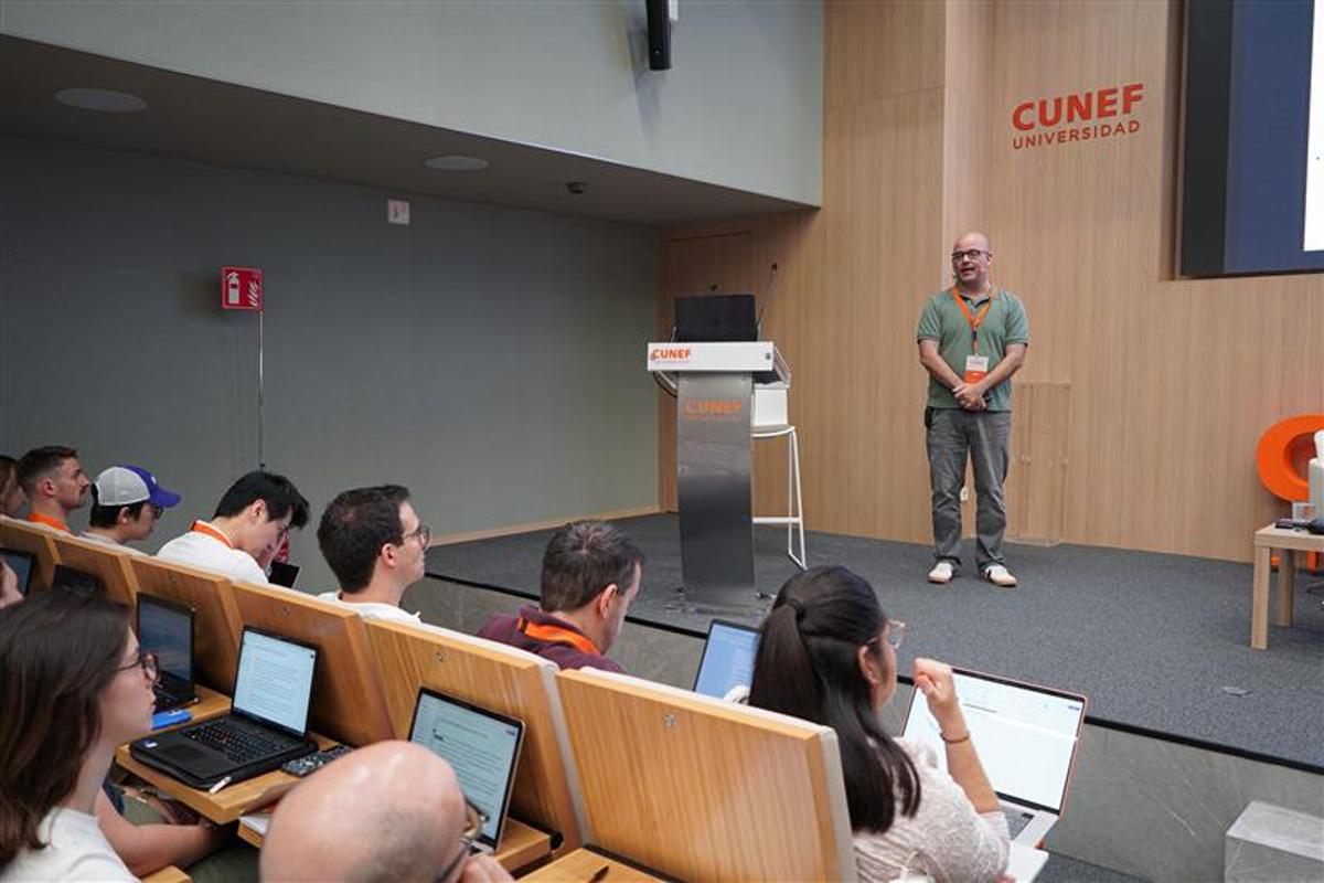 Fotografía de Scott Cunningham durante CodeChella Madrid 2025