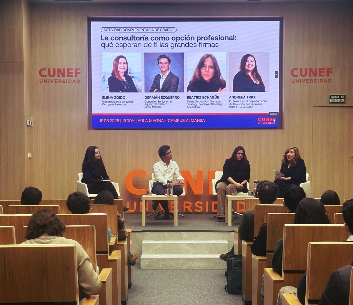 Mesa redonda sobre las oportunidades profesionales en el sector consultoría