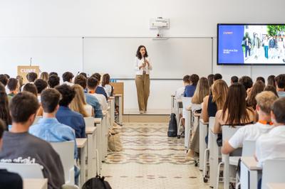 Los estudiantes de Grado inician las clases del curso 2023-2024