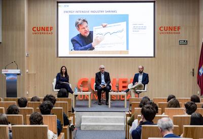 CUNEF Universidad holds a roundtable discussion on “Climate change, energy security and the European Green Deal”