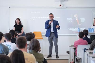 CUNEF Universidad y Oracle: la formación de vanguardia en IA y Cloud llena las aulas de la Escuela Politécnica Superior