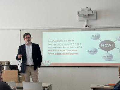 La Escuela Politécnica Superior aborda la importancia del enfoque humano de la inteligencia artificial