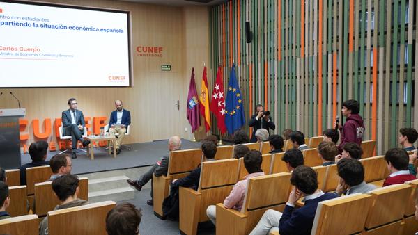 The Minister of Economy, Trade and Business holds a session with over 120 Macroeconomics students at CUNEF Universidad