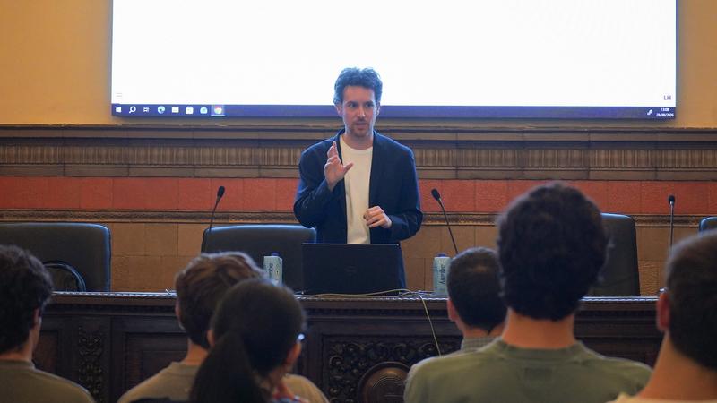 La Escuela Politécnica Superior refuerza la formación de sus estudiantes en métodos bayesianos y ciencia de datos