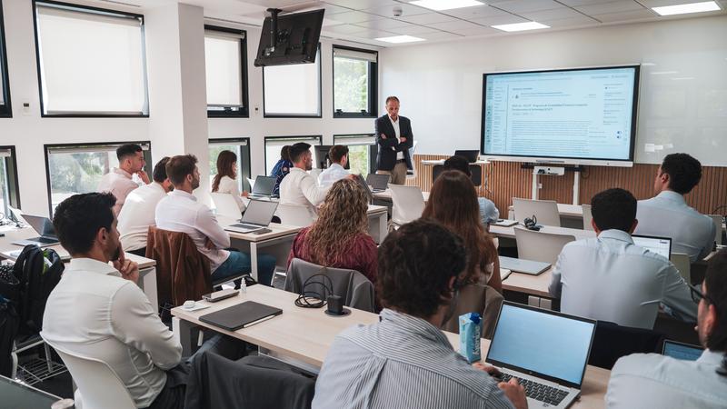 Deloitte impulsa la formación de sus profesionales en Contabilidad Financiera por CUNEF Universidad