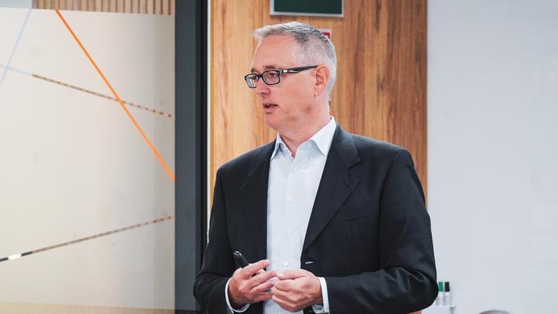 Norman Schürhoff analiza en CUNEF Universidad el impacto económico del estrés en los sistemas de pago 