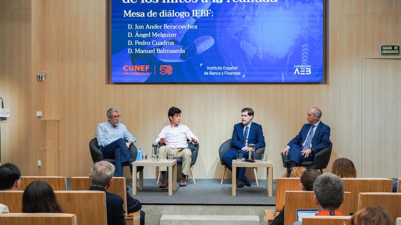 The Spanish Banking and Finance Institute hosts a round-table discussion on the potential of AI in daily life and the economy