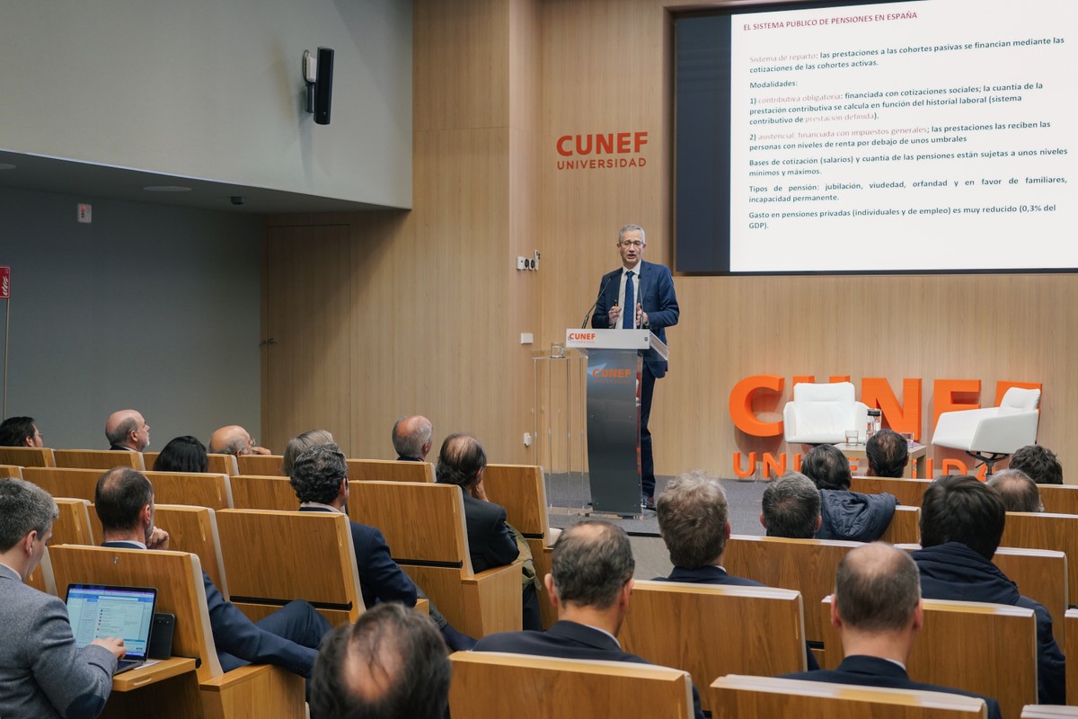 Pablo Hernández de Cos durante el tercer seminario del ciclo "Retos Estructurales de la Economía Española"